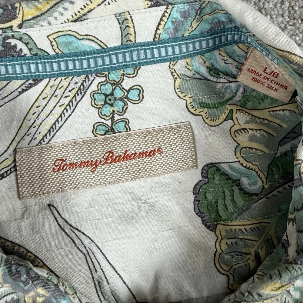 Tommy Bahama Men Large Silk Floral Textured Short Sleeve Hawaiian Button Shirt - Picture 4 of 4